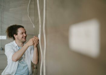 Maintenance électrique en entreprise : pourquoi c’est essentiel ? (Guide complet)