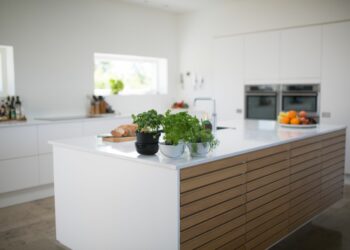Comment aménager une cuisine autour d’un îlot central ?